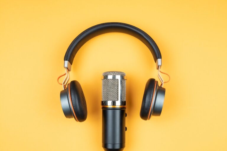 austria.com/plus vermarktet deutsche Premium-Podcasts und steigt in die Audio-Vermarktung ein
