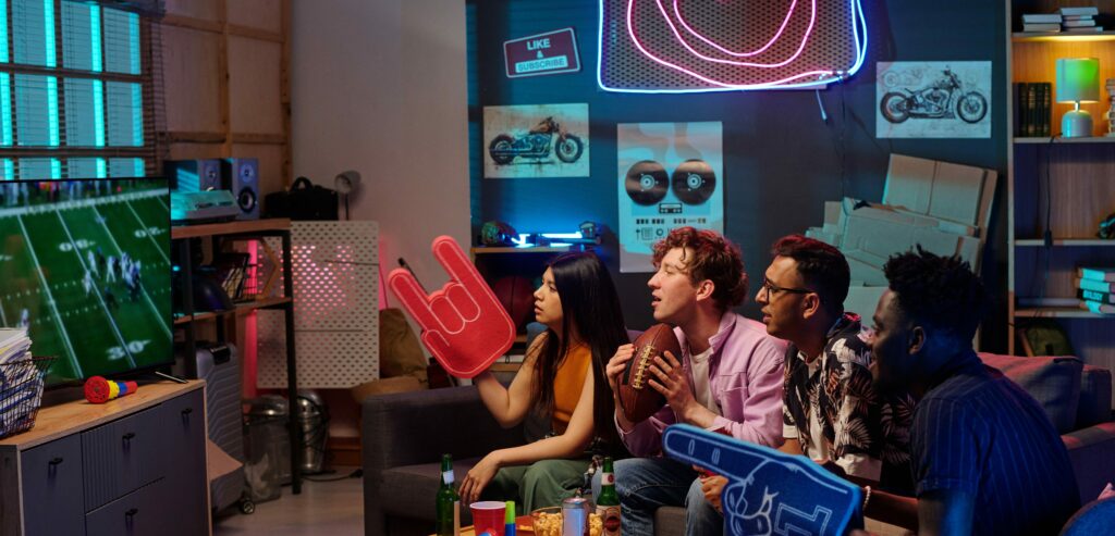 Freunde vor dem Fernseher